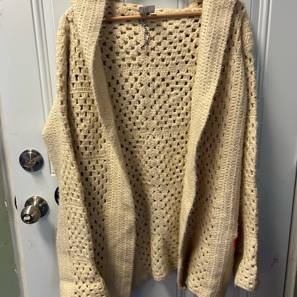 Vintage crochet sweater with hood and fun flower